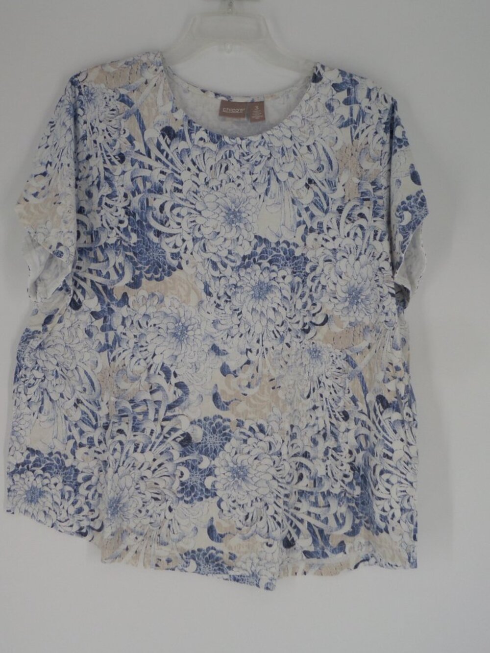 Chico's Woman's Short Sleeve Blue White Floral Print  Tee Size 3 US XL
